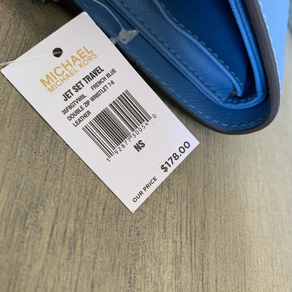 Michael Kors wristlet - Picture 4 of 7